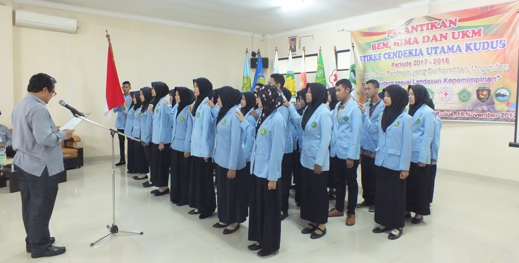 Pelantikan Organisasi Kemahasiswaan STIKES Cendekia Utama Kudus