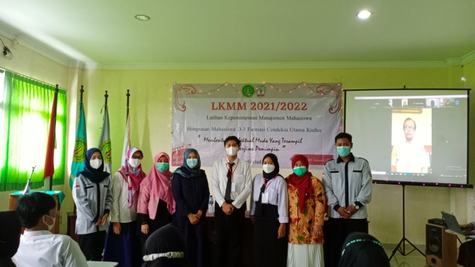 Latihan Kepemimpinan Manajemen Mahasiswa (LKMM) Himfakia D-3 Farmasi Tahun 2021