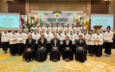 Angkat Sumpah Profesi Apoteker, Ners, dan Vokasi D3 Keperawatan ITEKES Cendekia Utama Kudus Berlangsung Khidmat di Hotel Sapphire