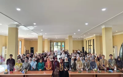 Kuliah Pakar : Penguatan Kompetensi Mahasiswa Farmasi Dalam Pelayanan Farmasi Klinik Dan Manajerial Rumah Sakit