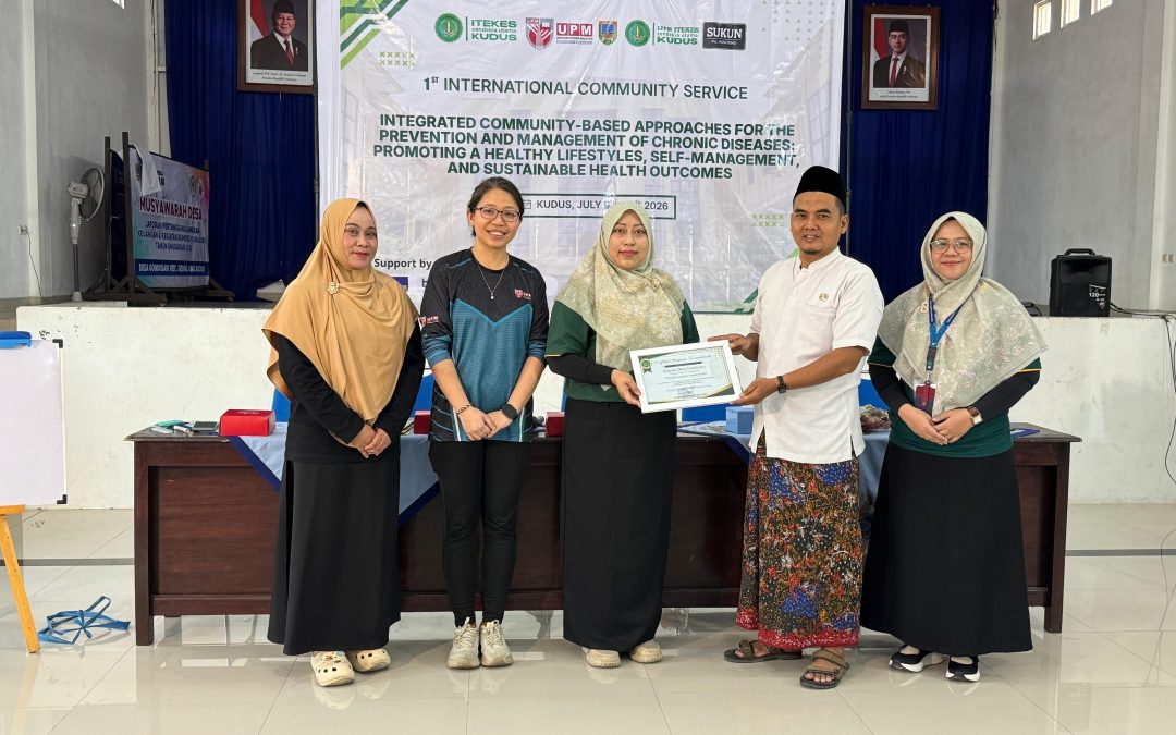 Pengabdian Masyarakat Dies Natalis ITEKES Cendekia Utama Kudus Hadirkan CKG, Pengobatan Gratis, dan Pakar dari Universiti Putra Malaysia